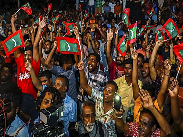 ގާނޫނުލްއުގޫބާތުގެ އިސްލާހު: ރަސްމާލޭގައި ޒަޔަނިސްޓް ނުފޫޒު ފޮރުވަން އެޅޭ ގާނޫނީ ނިވާފަތްގަނޑެއް؟